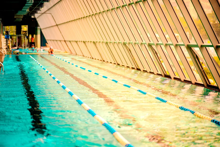 金口河成人混凝土钢结构游泳池项目
